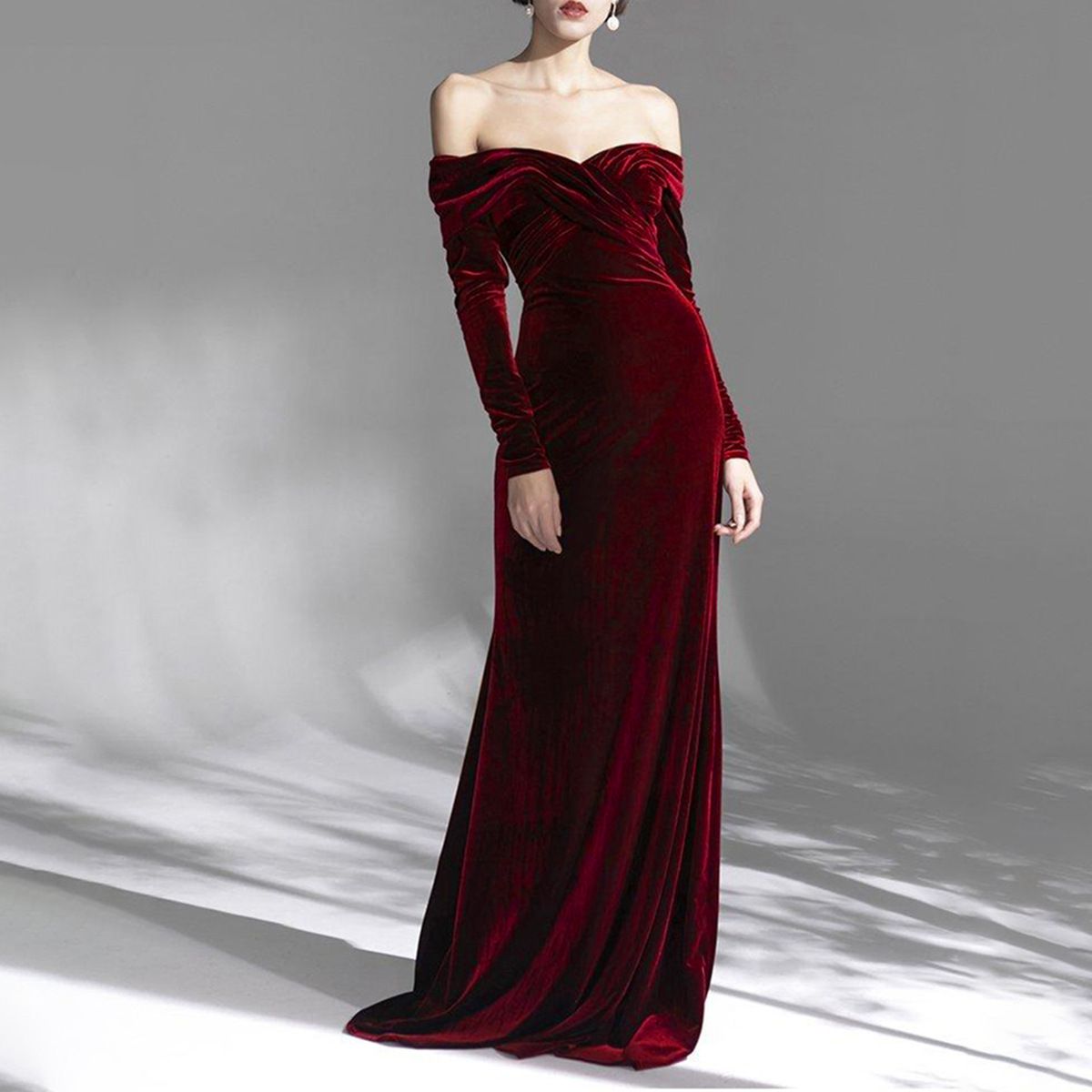 Women's Clothing one line collar, off shoulder, long sleeved, velvet, large skirt, evening dress, toast dress, bridesmaid dress_ecoleips.com
