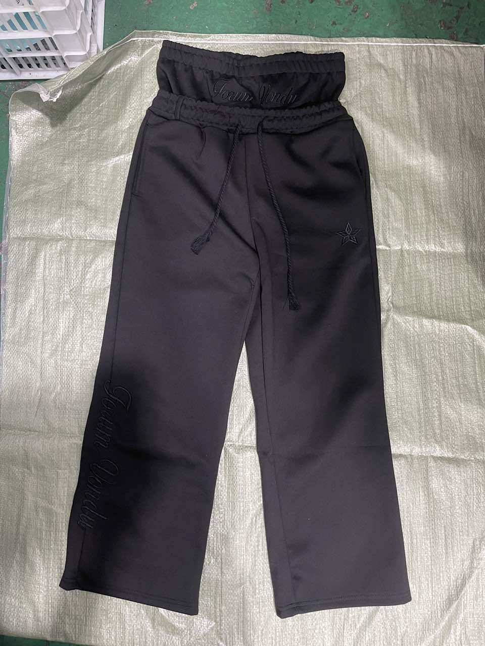 Double Waistband Embroidered Sweatpants High Street Trendy Loose Wide Leg Pants for Men And Women Fake Two Piece Comfortable Bottoms_ecoleips.com