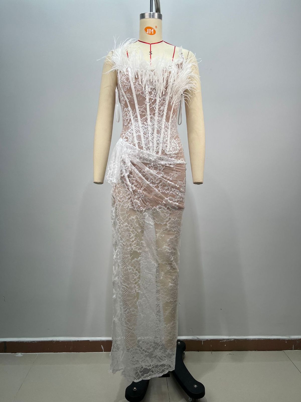 Women's Clothing New Tube Top Fluttering Ostrich Feather Fishbone Pleated Slit White Lace Sexy Evening Dress_ecoleips.com
