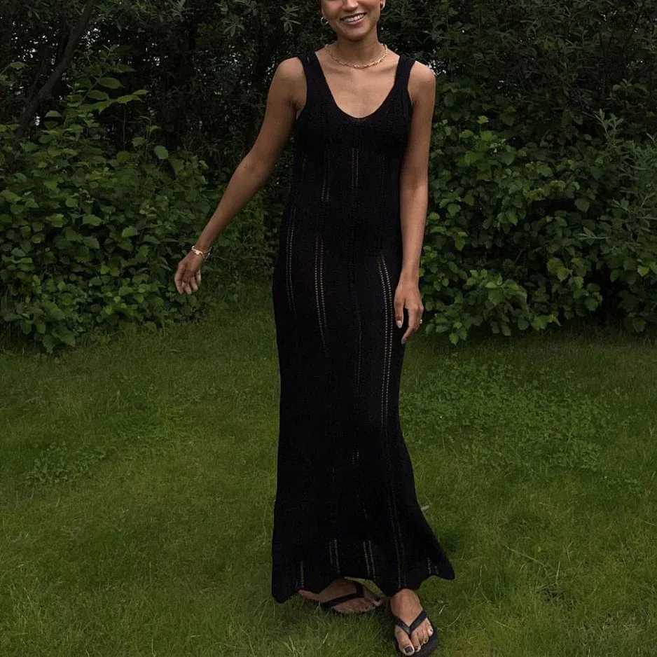 Talenza Knitted Hollow Long Dress Women's Sexy Backless Sleeveless Beach Vacation Dress Fashion V Neck Strappy Long Dress Robe_ecoleips.com