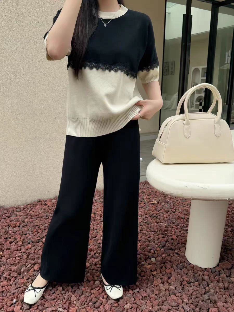 K Knitted Shirt Short Sleeved New Age Reducing Lace Hook And Flower Splicing Round Neck Pullover Loose Knit Set. No Necklaces Or Other Accessories_ecoleips.com