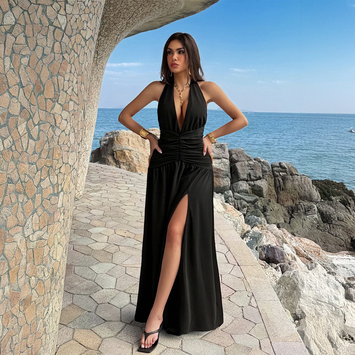 "Women's Elegant Halter Neck Dress - Low Cut High Slit Bodycon Dress, European Style Summer Party Dress, Black/Burgundy, S-XL"_ecoleips.com
