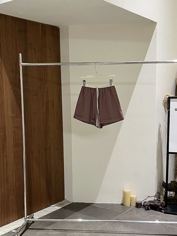 2025s Chu Da Thirteen Lines 2025 Summer New Simple Versatile Rolled Hem Color Block Drawstring Casual Shorts For Women KA536_ecoleips.com
