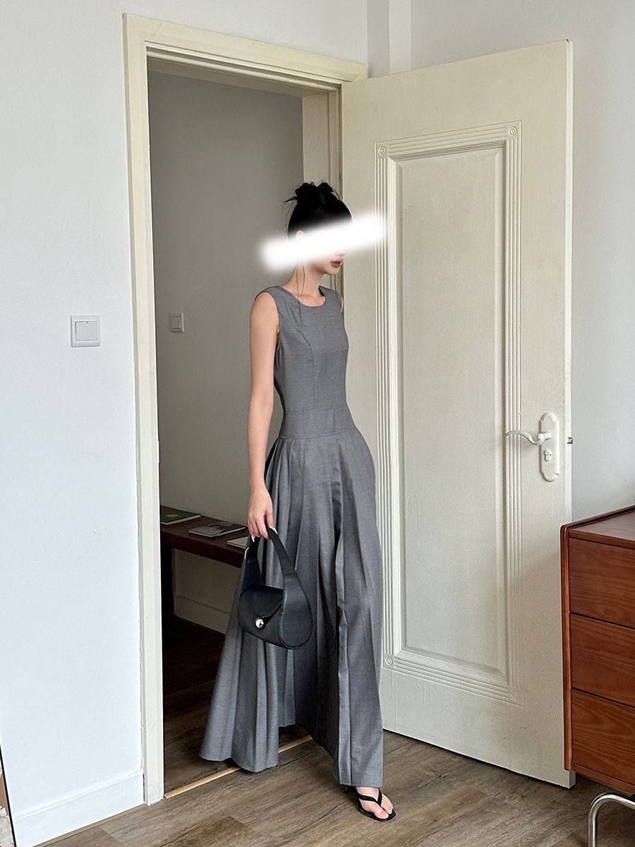 Grey Round Neck Pleated Sleeveless Elegant Simple, Slim Fit And Slimming, Front Shoulder Low Waist A-Line Long Dress For_ecoleips.com