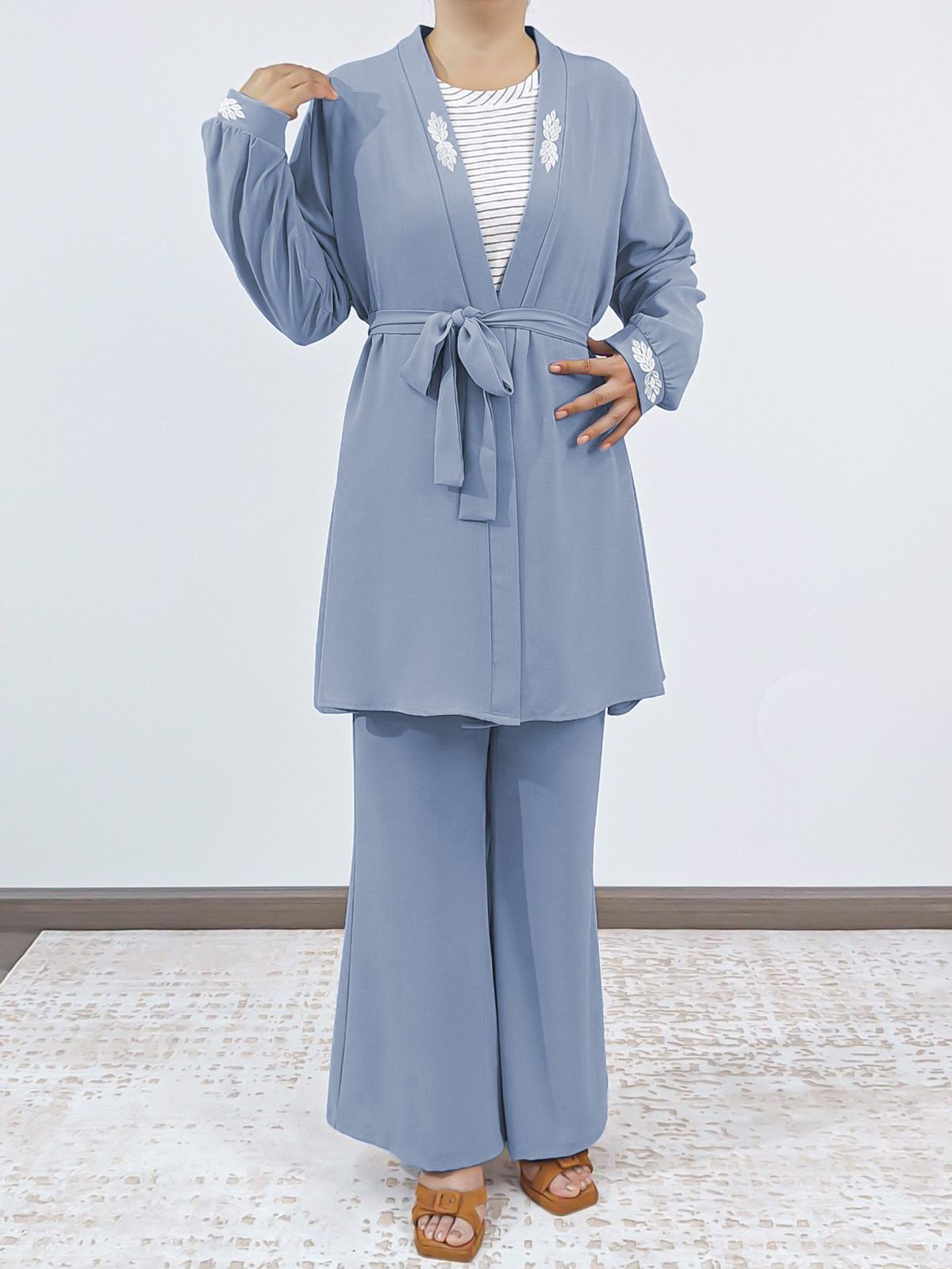 Modest Abaya Dress/Muslim Dress Women Elegant Muslim Abaya Set With Embroidery – Flowy Tunic & Palazzo Pants – Modest & Comfortable Outfit_ecoleips.com