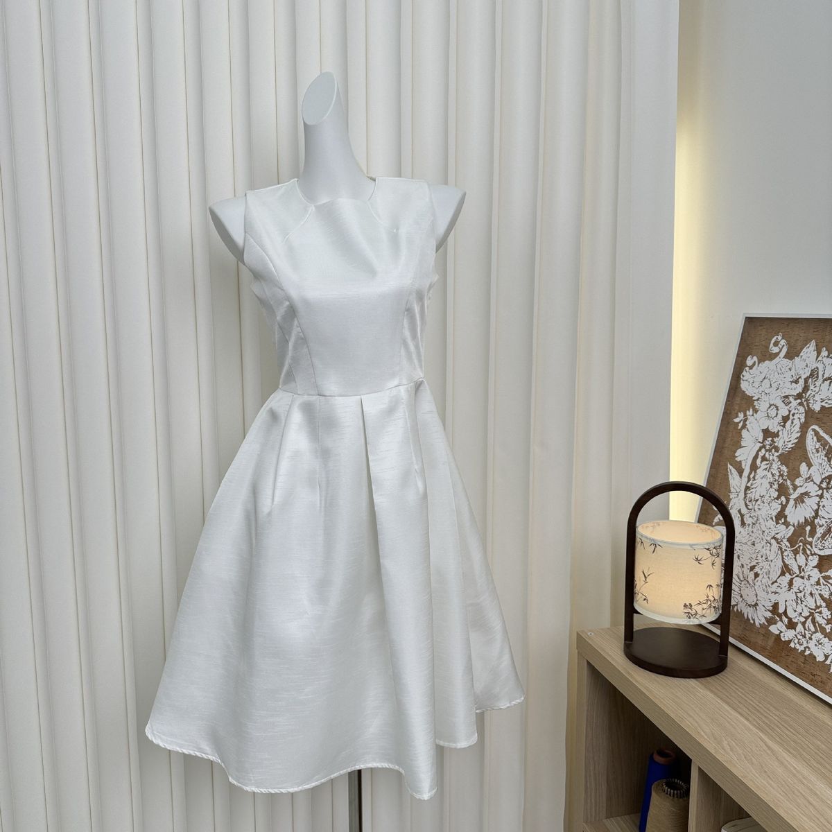 Avenemen/Sleeveless Waist Hepburn Skirt/Slim Design Medium To Long Three Dimensional A-Line Skirt Dress For Women_ecoleips.com