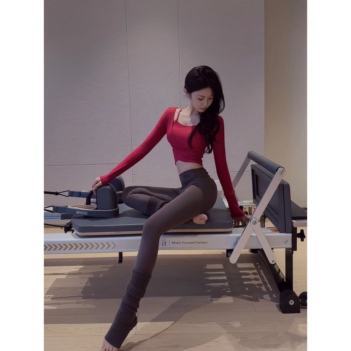 Yoga Outfit Set Spring And Autumn, New Model With Chest Pads, Slimming Waist, Long-sleeved Fitness Top, Pilates Clothing_ecoleips.com