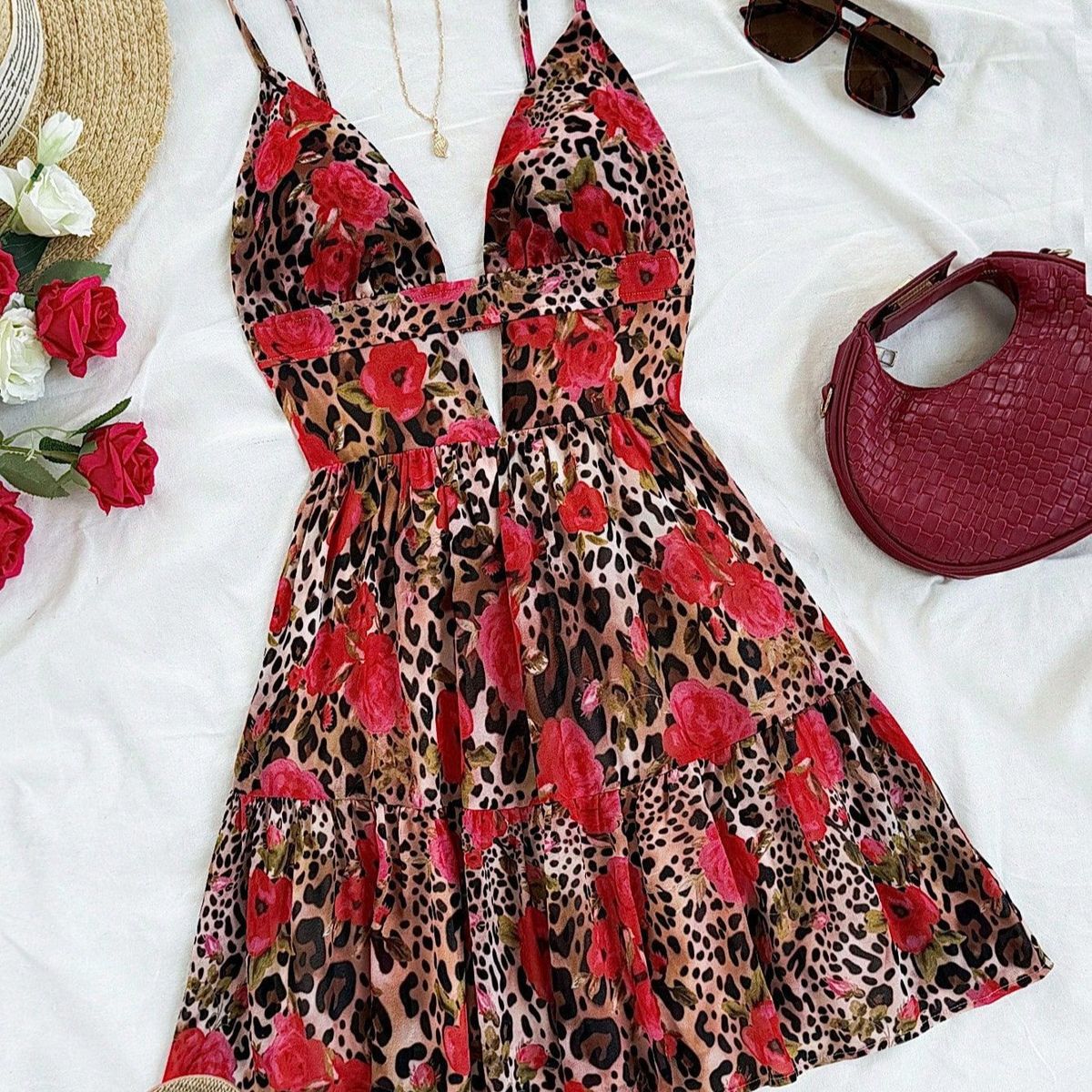 Women's Spaghetti Strap V Neck Hollowed out a Line Backless Holiday Dress European And American Style Cross Border 2025 Design_ecoleips.com