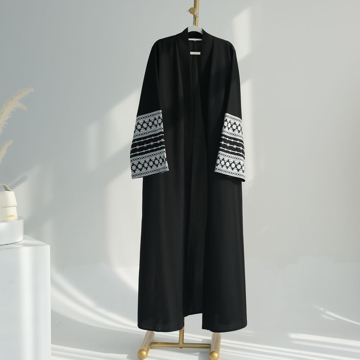 Loriya2025 Turkey Dubai Embroidered Elegant Cardigan Robe LR701_ecoleips.com