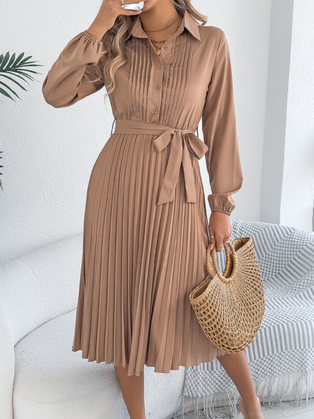 2026 Spring/Summer European And American Elegant Solid Color Collared Long Sleeve Waist-Cinching Pleated Dress_ecoleips.com