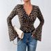European And American Cross-border 2026 New Leopard Print Layered V-neck Bell Sleeve Slim-fit Sexy Knitted T-shirt Top_ecoleips.com
