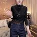 This Women's Long-Sleeved Garment Features A Fashionable Collar With Two Stripes In Contrasting Colors And A Single Row_ecoleips.com