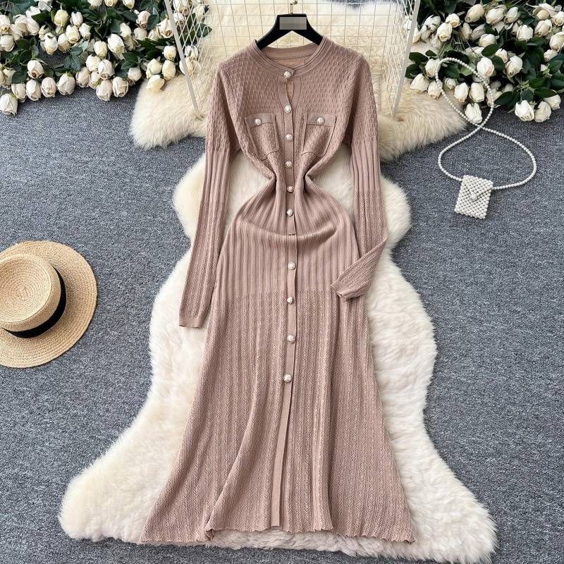 Elegant Waist-Cinching Knit Dress With Metal Buckle Detail, Long Sleeve Bodycon Dress With Lace Trim, Flattering Figure-Hugging Design For Women_ecoleips.com