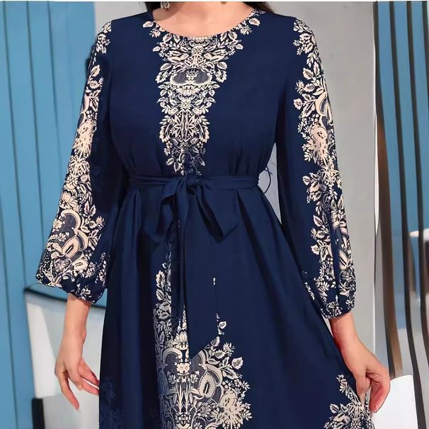 On-Site Photo Of A Fashionable Digital Print Long-Sleeve Dress_ecoleips.com