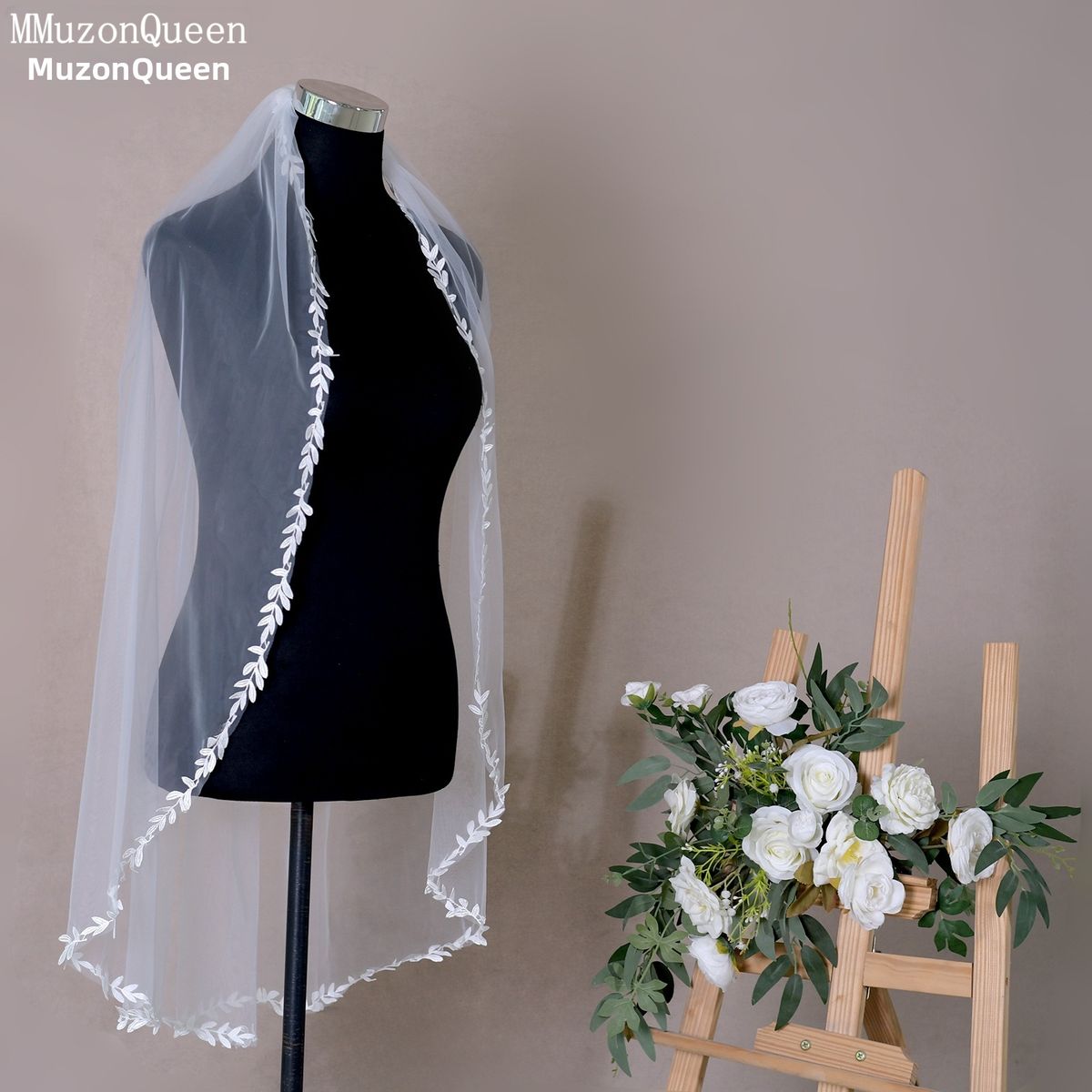 Manzhen Long Bridal Veil Ethereal Simple Wedding Dress V129 with Small Leaf Lace Trim for Women's Wedding Party Wear_ecoleips.com
