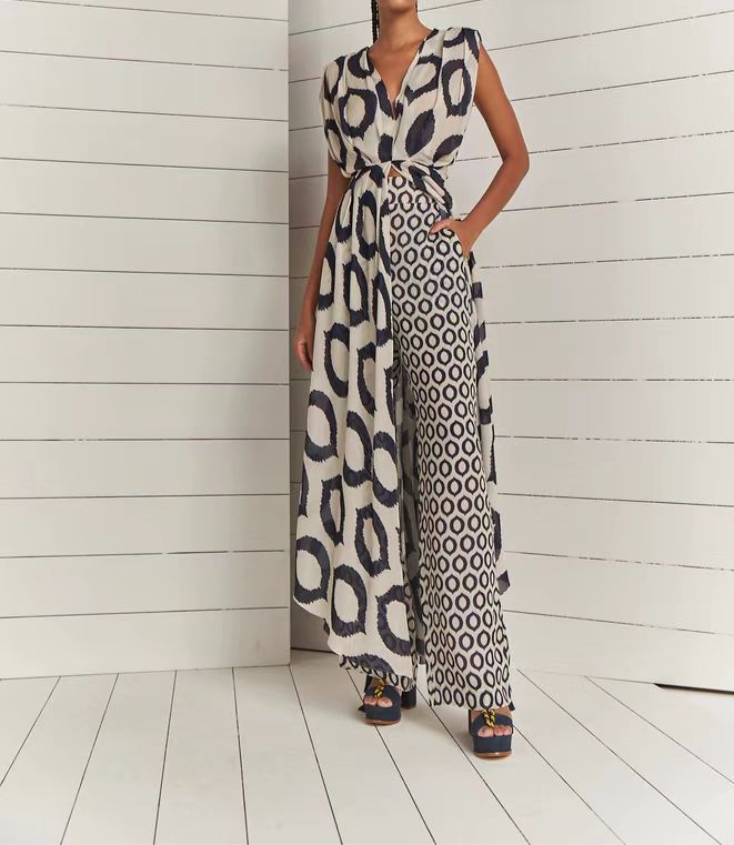 Women's Elegant Sleeveless V Neck Top With Lace Up Detail Printed Slim Fit Pant SetStyle Clothing_ecoleips.com