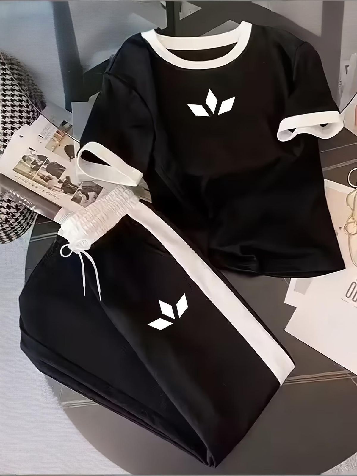 Women's Clothing Casual Geometric Print Short Sleeve T-Shirt And Sweatpants Set Short Sleeve T-Shirt Top And Sweatpants Bottom Matching Outfit Set_ecoleips.com
