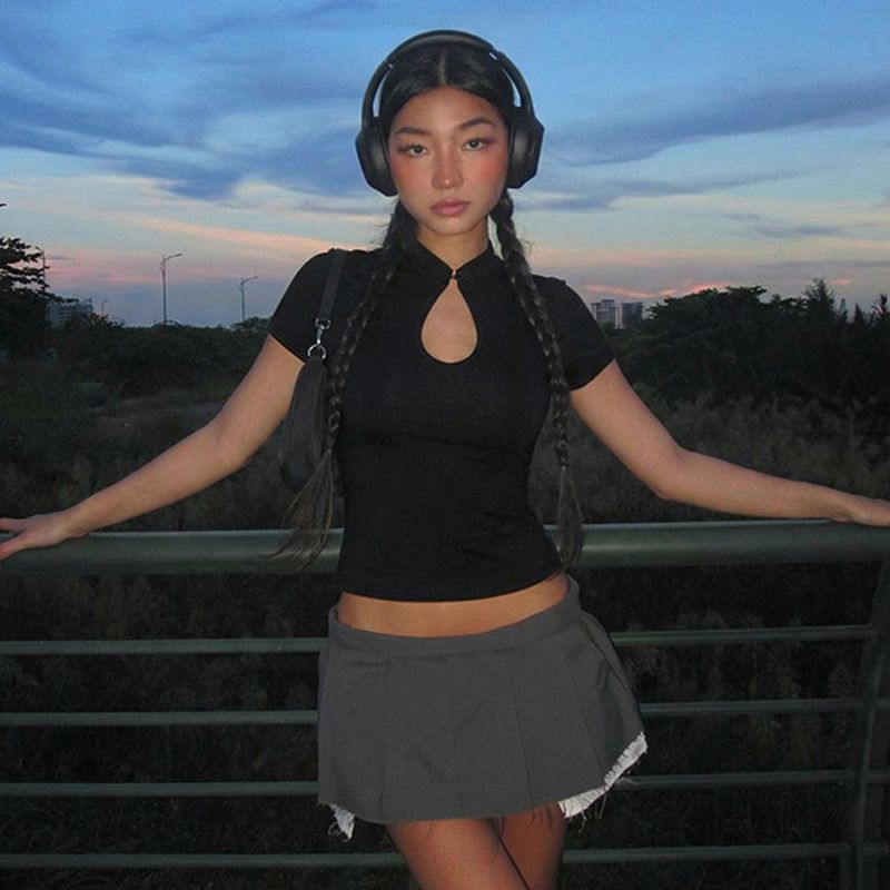 Women's Fashion Solid Color Short Top with Hollowed out Front And Chinese Knot Buttons European American Style Hot Selling 2026 New Arrival_ecoleips.com