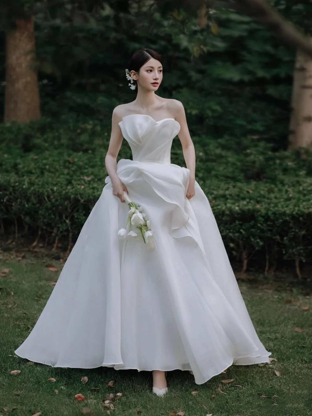 2026 New Style Strapless Light Wedding Dress Elegant Simple White Tulle Dress French Luxury Travel Photography Welcome Dress_ecoleips.com