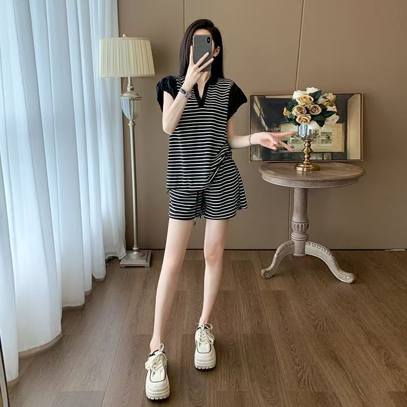 Petite Women's Korean Style Slimming Striped Sportswear Set Casual Summer Two Piece Outfit with Short Sleeved Top And Shorts_ecoleips.com