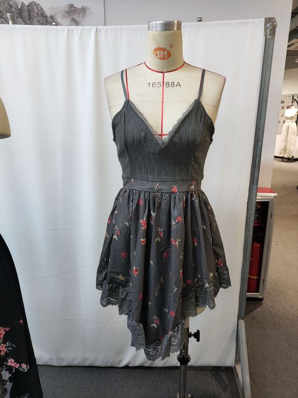 Women's Western-Style Retro Denim Dress With Floral Print, Irregular Hem, And Strapless Design_ecoleips.com