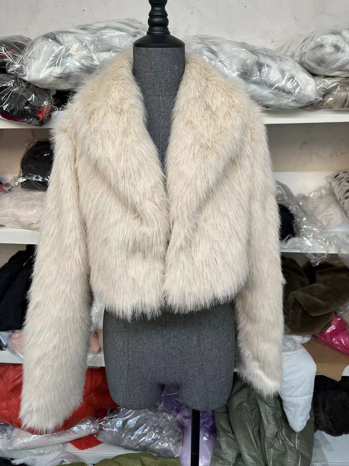Women's Faux Fur Short Coat, French-Inspired Winter Jacket With Polo Collar, Elegant & Stylish Outerwear For Fall And Winter_ecoleips.com
