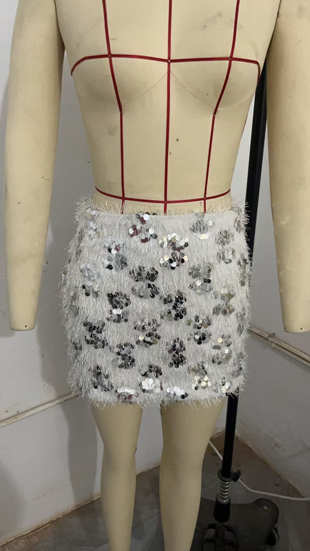 Women's Fashionable Miniskirt with Sequins New 2025 Irregular Size Short Skirt for Foreign Trade Cross Border_ecoleips.com