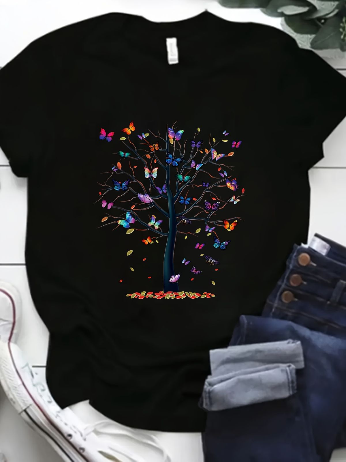 Casual White Round-neck T-shirt With Colorful Bear Desig Short Sleeves Women's FashionSchmetterlings_ecoleips.com