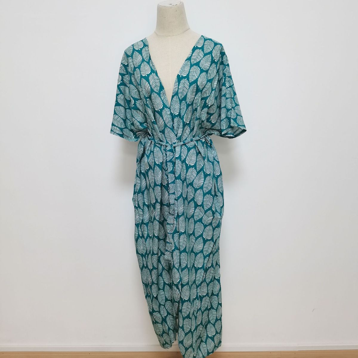 Women's Beach Cover Up – 100% Cotton Leaf Print Kimono – Lightweight Sun Protection Swimwear Wrap – Plus Size Friendly – Vacation Essentials_ecoleips.com