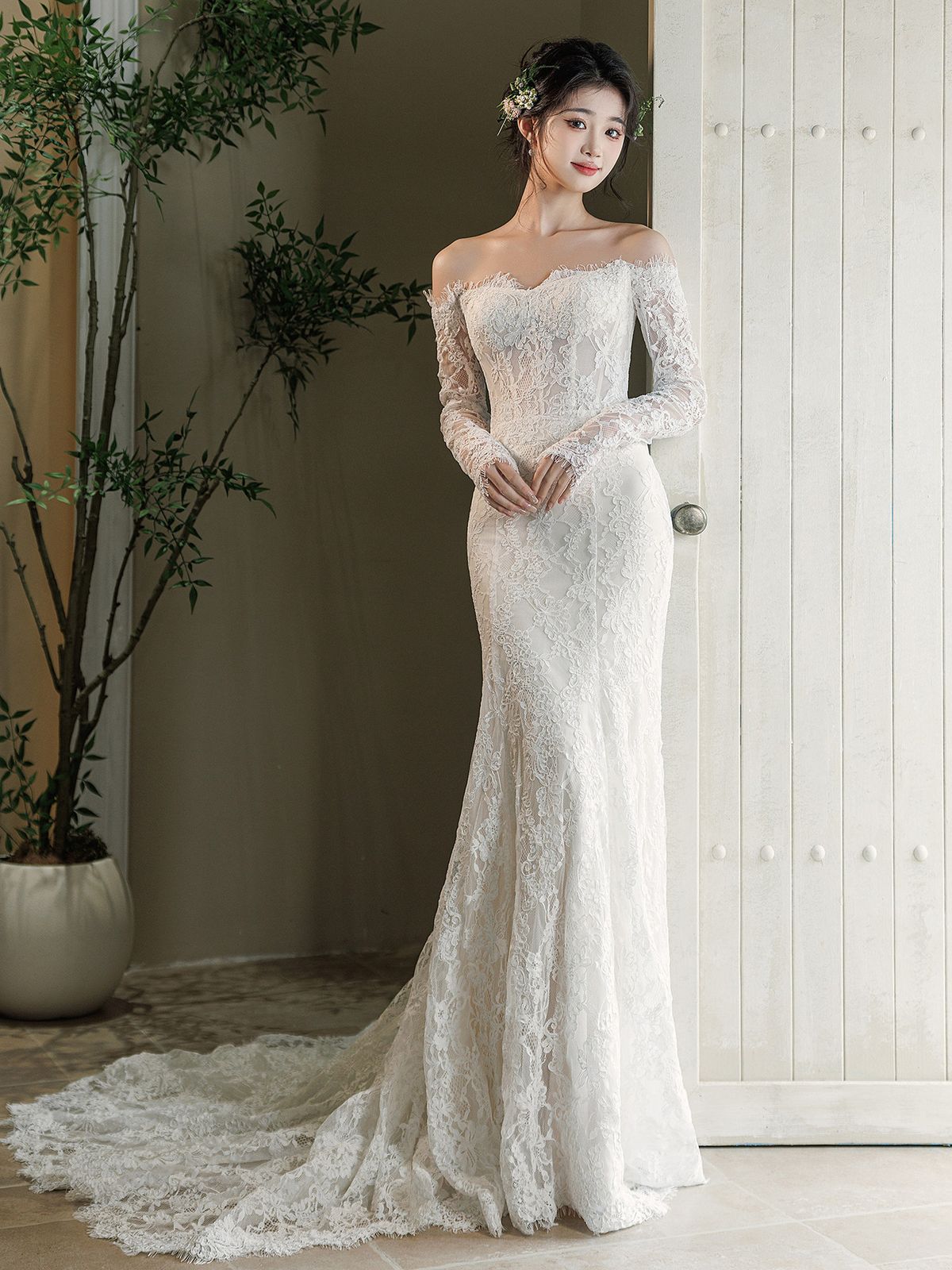 off the Shoulder Mermaid Wedding Dress Lace Long Sleeves Short Train Elegant Vintage Style Light Gown Women's Clothing_ecoleips.com