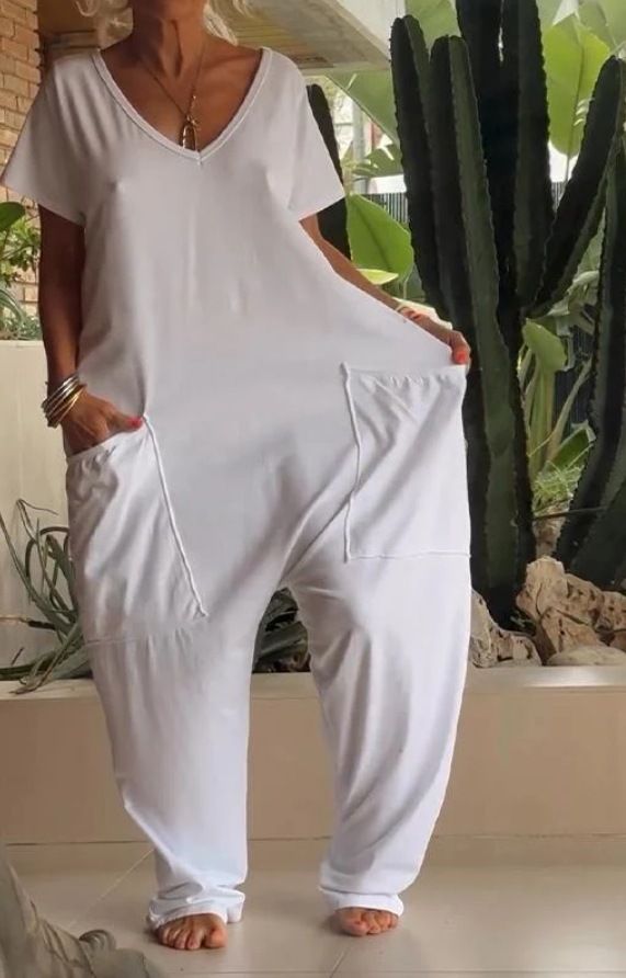 Elegant Oversized Pocket Drop-Crotch Jumpsuit For Women - Soft Viscose Blend Wide-Leg Romper, Comfortable Loungewear And Casual Outfit_ecoleips.com