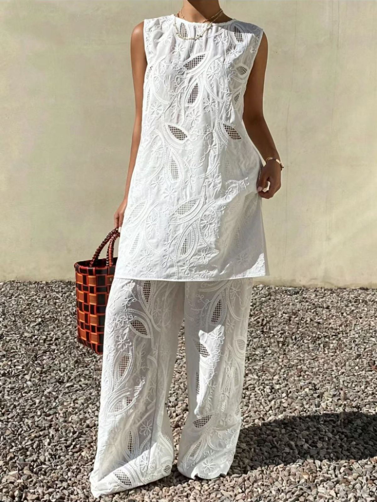 2026 European American Cross-border New Style White Embroidered Sleeveless Vest And Wide-leg Pants Two-piece Fashion_ecoleips.com