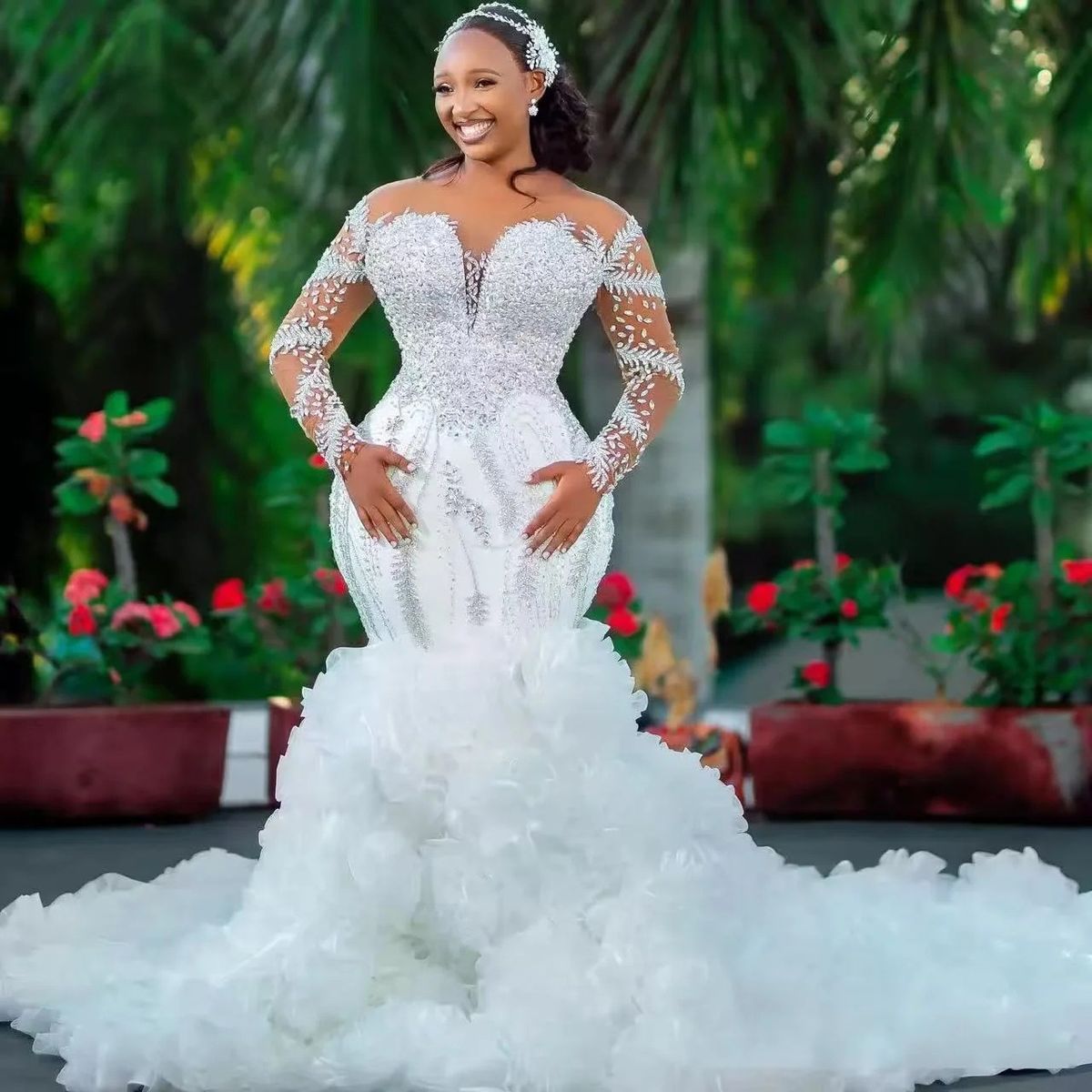Newest African Bride Wedding Dress Deep V Rhinestone Lace Long Sleeved Women's Wedding Party Wear_ecoleips.com