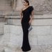 New Elegant Solid Color Off-Shoulder Patchwork Feather Slim Fit Long Evening Dress For Women_ecoleips.com