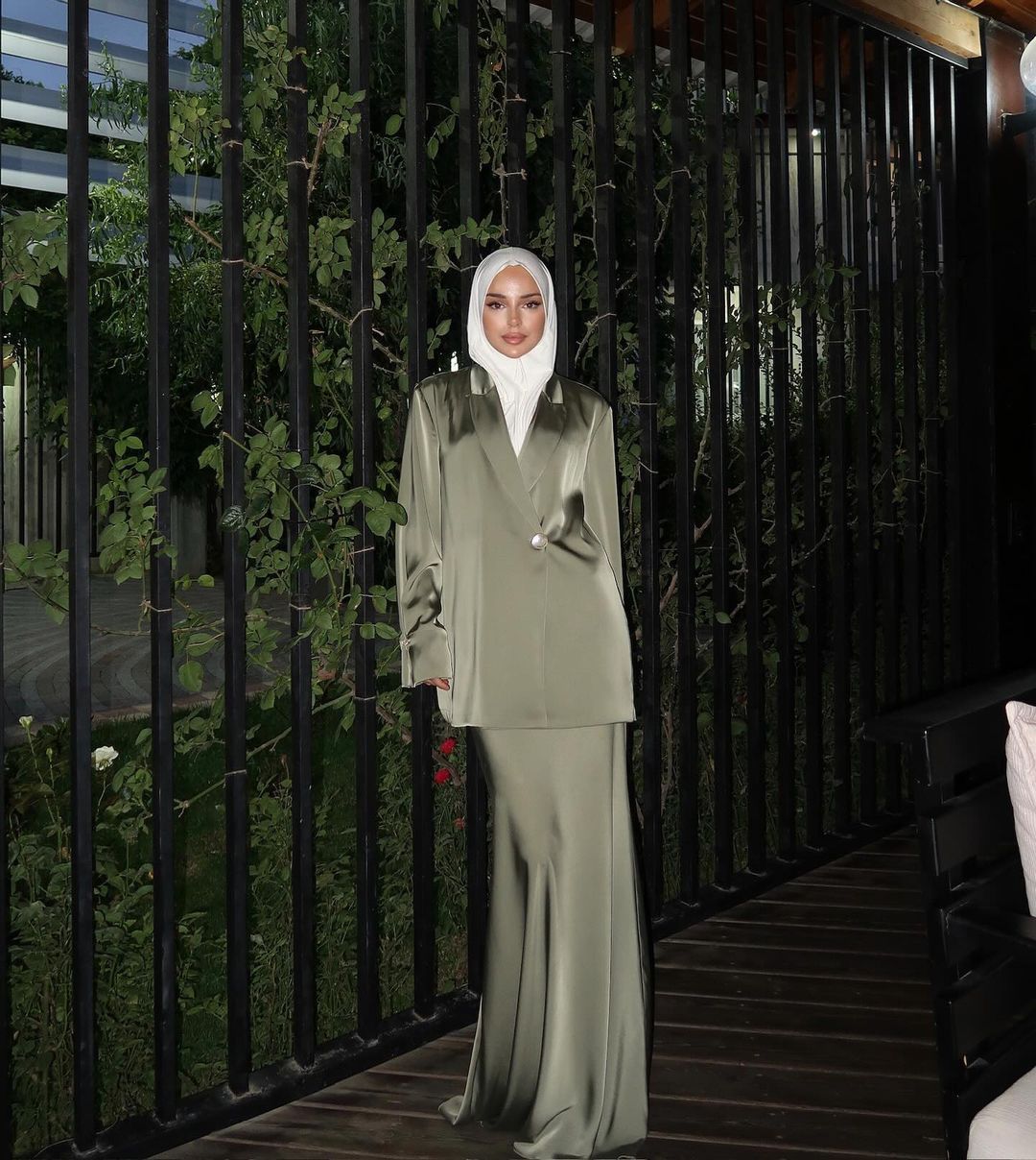 Elegant Satin Suit Set for Women Long Sleeved Shirt And Skirt Two Piece Commuting Style High-End Feel New 2025 Design_ecoleips.com