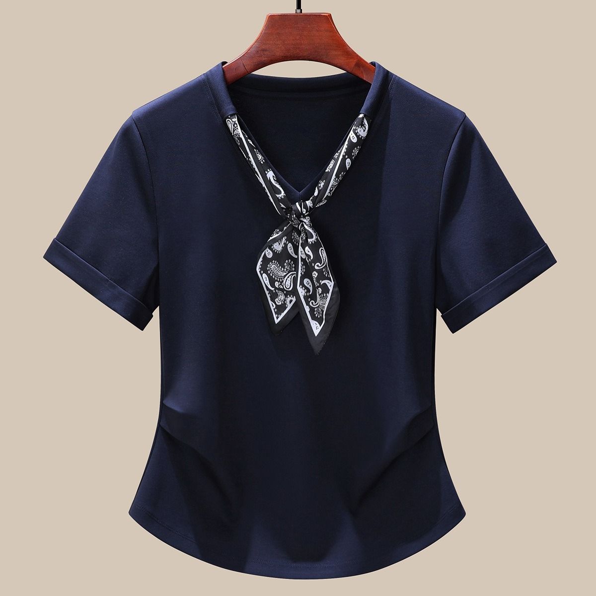 K V-neck Short Sleeved Women's T-shirt With New Scarf Design, Niche And Super Good-looking Temperament Top_ecoleips.com