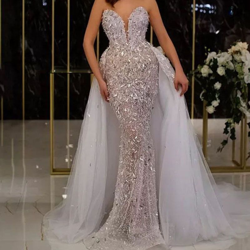 Two Piece Wedding Dress With Deep V Neckline, Handmade Lace Bridal Gown With Detachable Train, Sexy And Elegant Evening Style_ecoleips.com