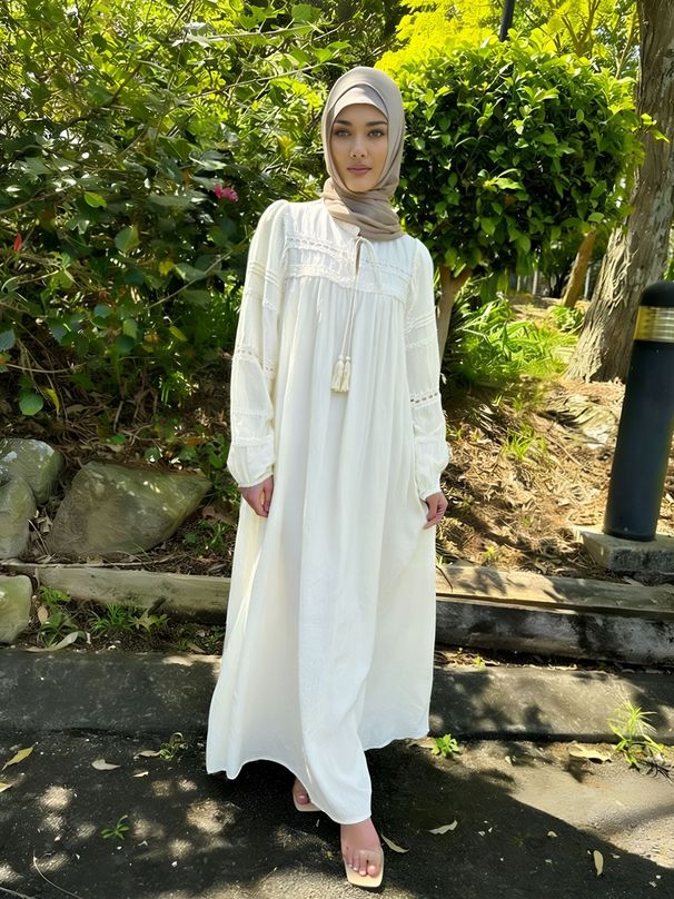 Elegant Muslim Dress With Lace Trim & Lantern Sleeves – Modest Loose Fit, Full-Length Skirt For Women (White/Apricot, S-XL)_ecoleips.com