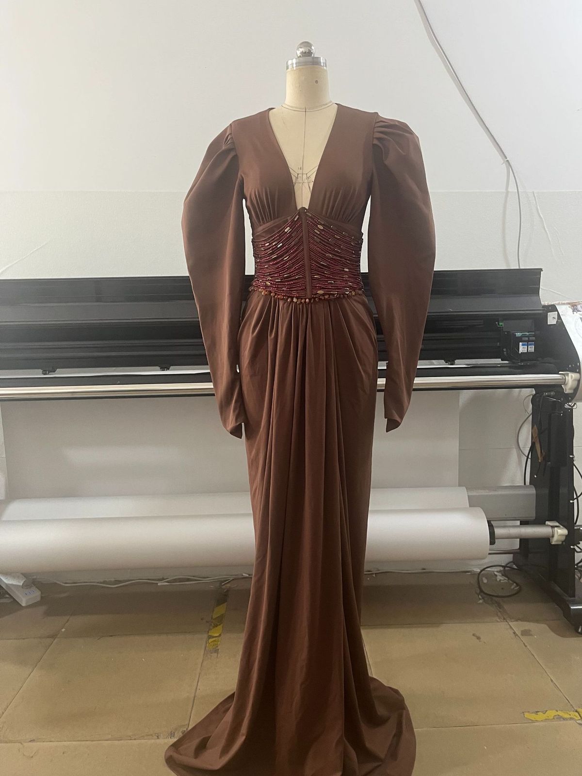 High-End European American Women's Long Sleeve Dress Sexy Slit Deep V Neck Formal Slim Fit with Heavy Duty Waist Belt Long Skirt_ecoleips.com