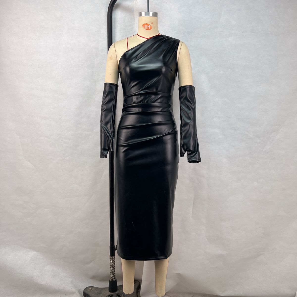 One Shoulder Strapless Leather Dress For Women Pleated Slim Fit Mini Dress With Side Slit Fashion_ecoleips.com