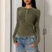 Autumn/Winter Long-Sleeved, Solid-Colored T-Shirt With A Round Collar And A Fitted, Casual Design._ecoleips.com