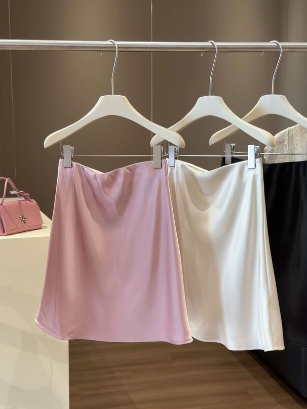 Elegant High-Waisted French Style Acetate Satin Midi Skirt Slim Fit A-Line Short Skirt for Women Unique Summer 2026 Fashion_ecoleips.com