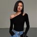 Women's Black One Shoulder Long Sleeve Shirt Sexy Bottoming Top Tight Fitting Clavicle Strapless Autumn T-Shirt All Match_ecoleips.com