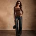 Voya Women's American Retro Spicy Girl Top, Spring And Summer Long Sleeved New Style, Coffee Colored Square Neck Pleated Short Slim Fit T-shirt_ecoleips.com