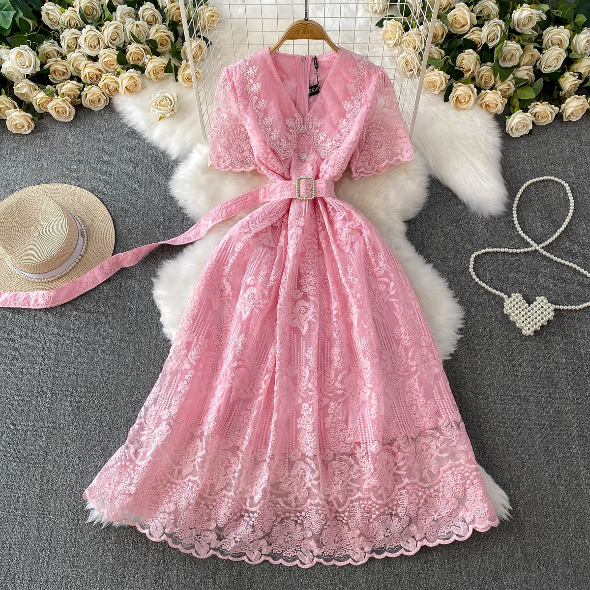 High-End Lace Dress for Women V Neck Short Sleeve Summer Fitted Princess Style Dress Premium Selection_ecoleips.com