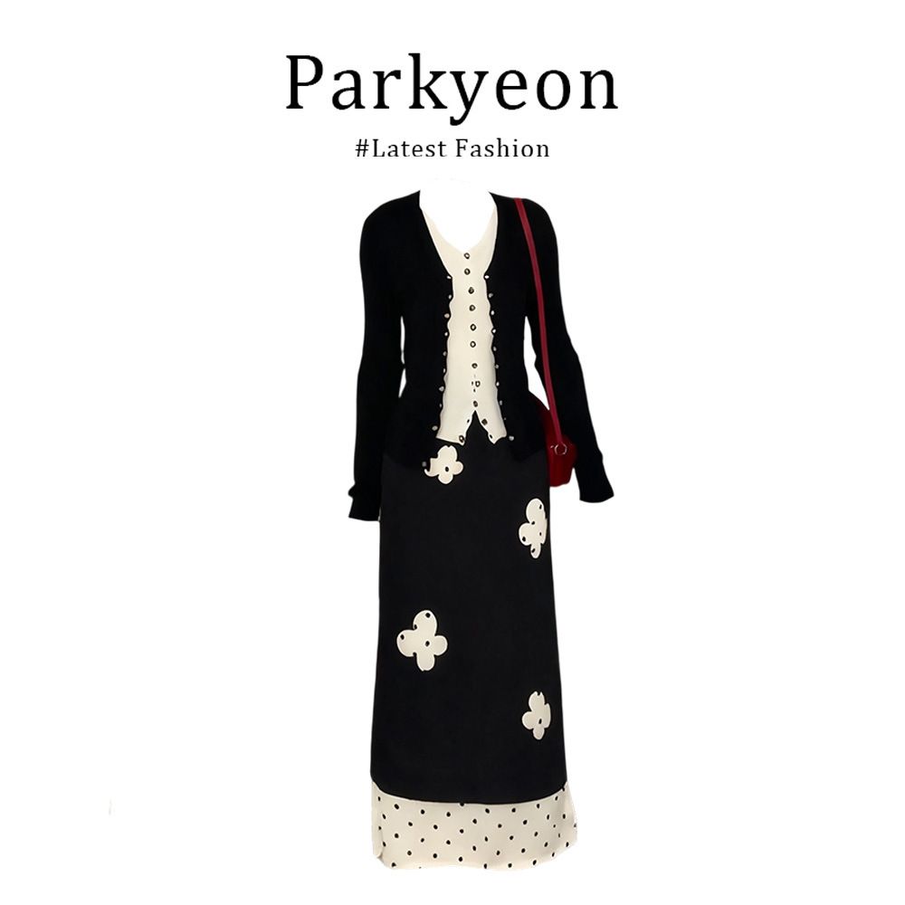 French-style Black Two-piece V-neck Knit Top And High-waisted Slimming Floral Print Skirt Set For Women_ecoleips.com