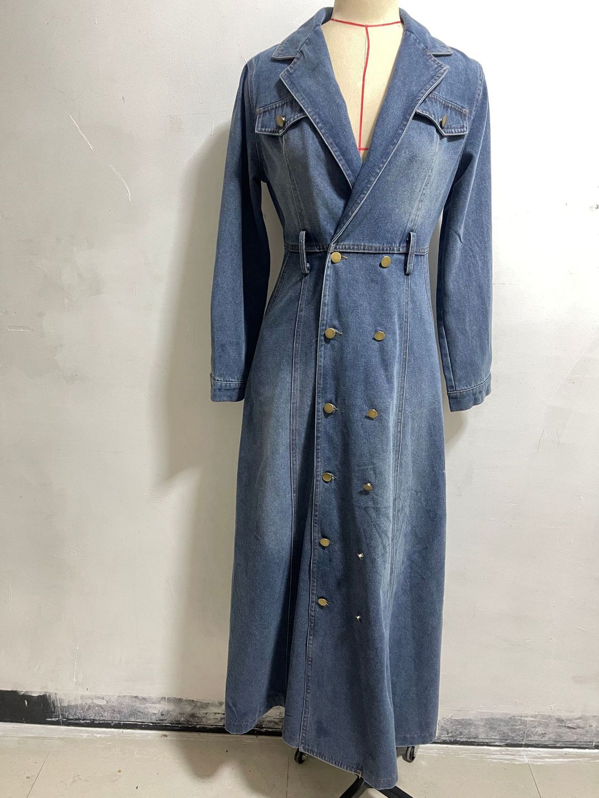 Women's Double Breasted Denim A-Line Dress - Casual Long Sleeve Mid Waist Maxi Dress With Notched Collar_ecoleips.com