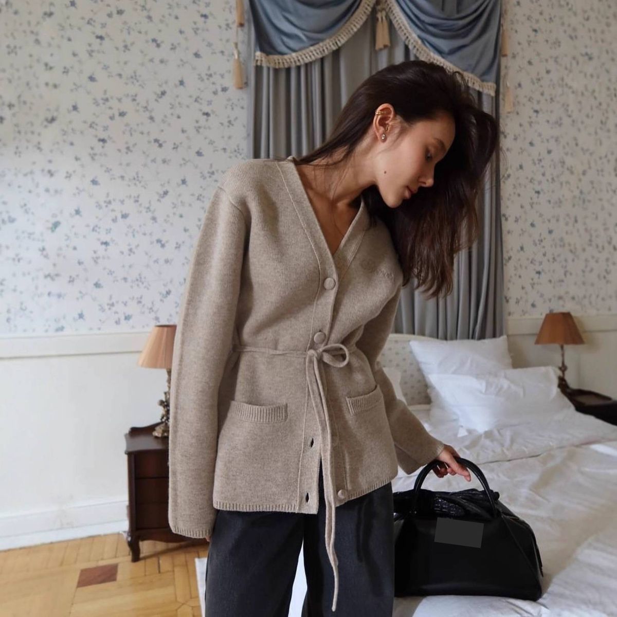 Elegant V-Neck Knit Cardigan – Oversized Long Sleeve Wrap And Adjustable Belt Top For Women_ecoleips.com