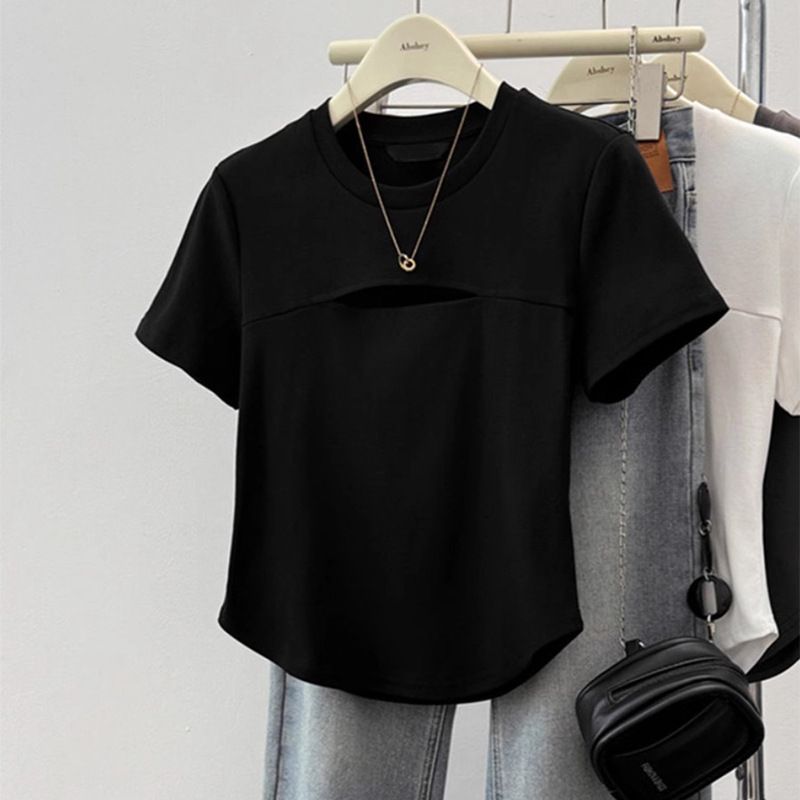 This Summer's Black Women's T-Shirt Features A Curved Hem Design, A Slimming Silhouette, A Perforated Pattern For Added_ecoleips.com
