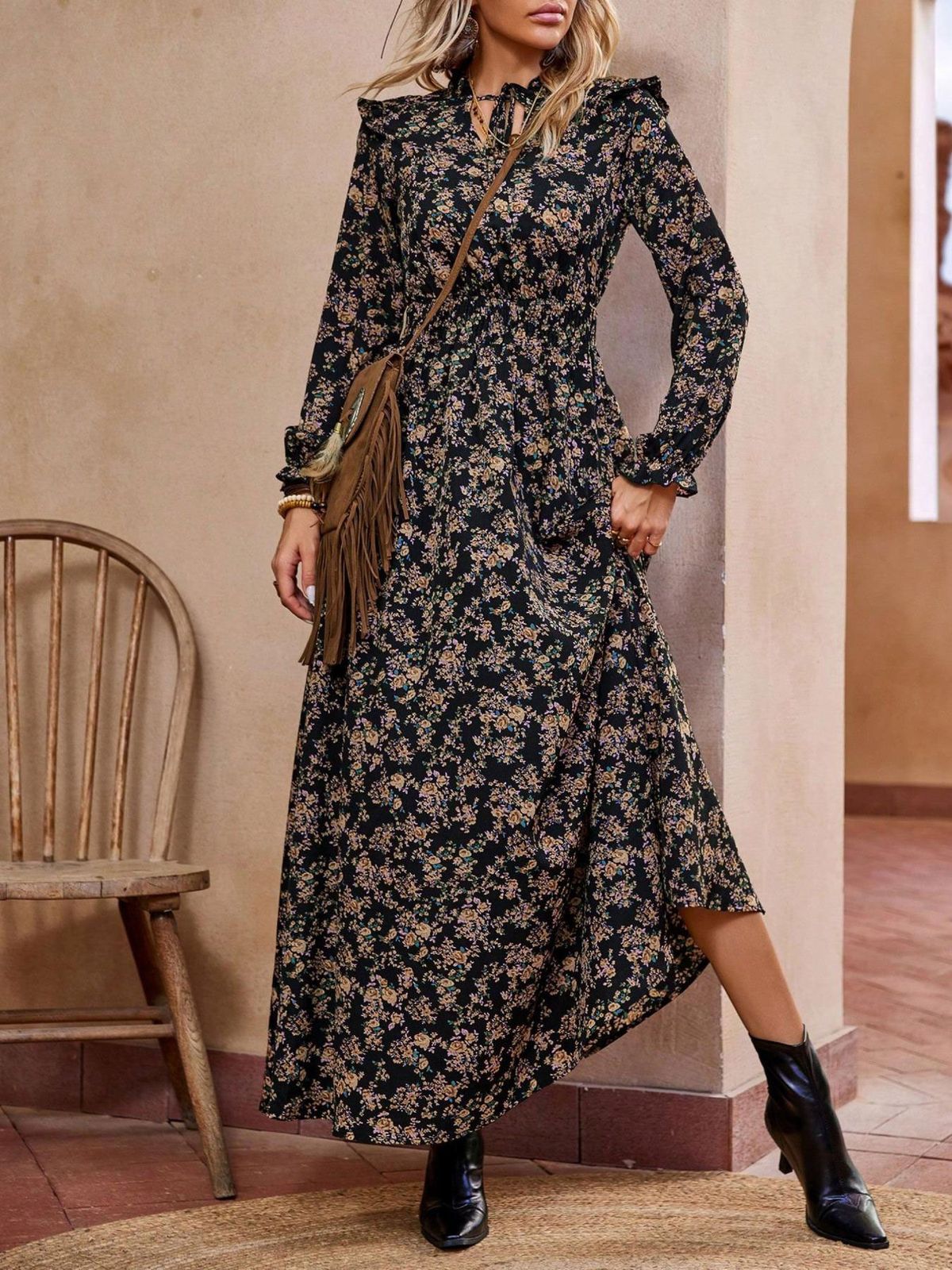 Women's Floral Printed Printed Self-tie Neckline Maxi Dress, A Vacation Beach Outfit Suitable For Autumn And Winter Wear._ecoleips.com